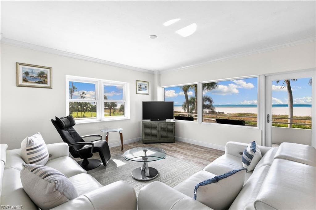 240 Seaview CT 211 MARCO ISLAND, FL 34145