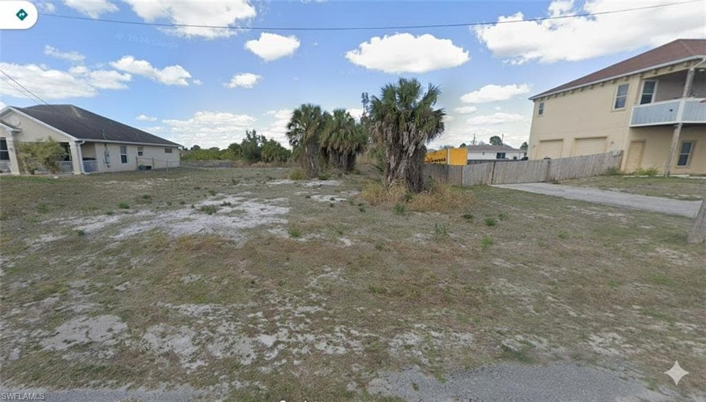 3914 21st ST SW LEHIGH ACRES, FL 33976