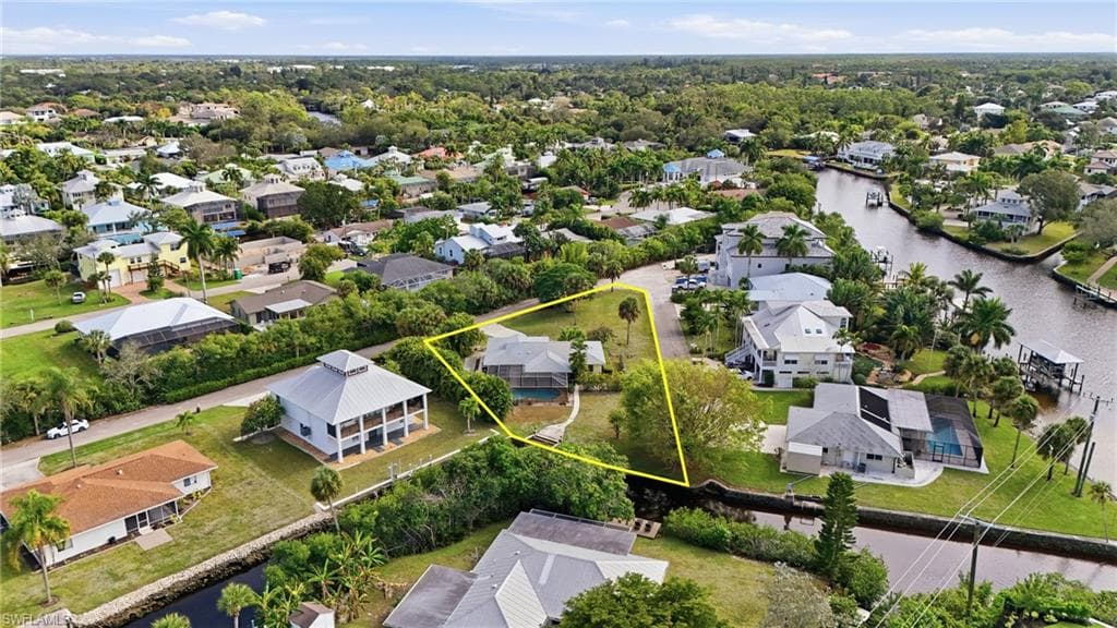 27200 Esther DR BONITA SPRINGS, FL 34135