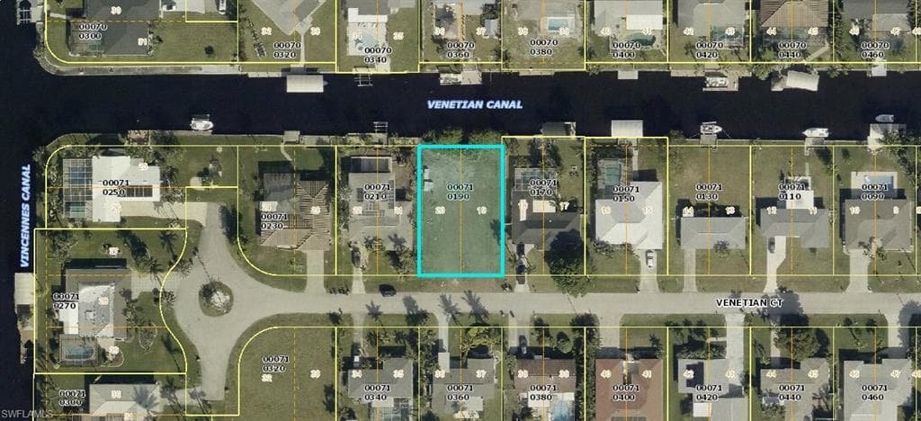 1425 Venetian CT CAPE CORAL, FL 33904