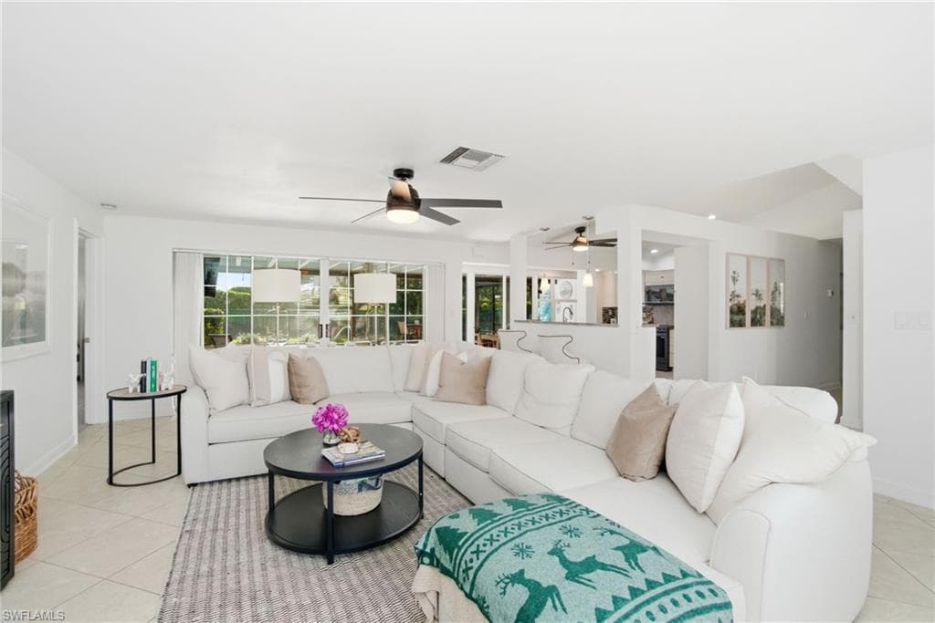 560 Cypress WAY E NAPLES, FL 34110