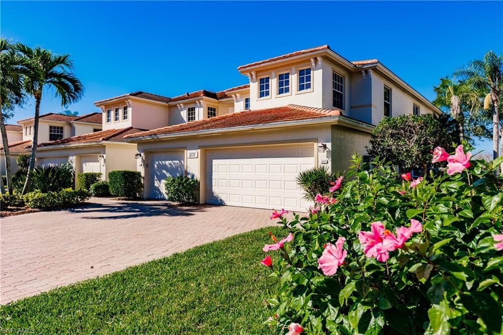 3011 Meandering WAY 202 FORT MYERS, FL 33905