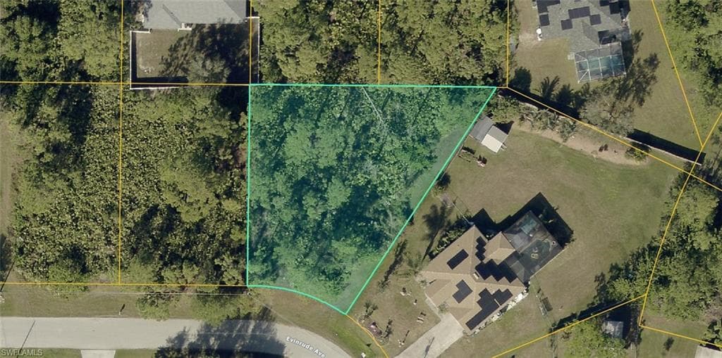 0972128932 Evinrude AVE NORTH PORT, FL 34291