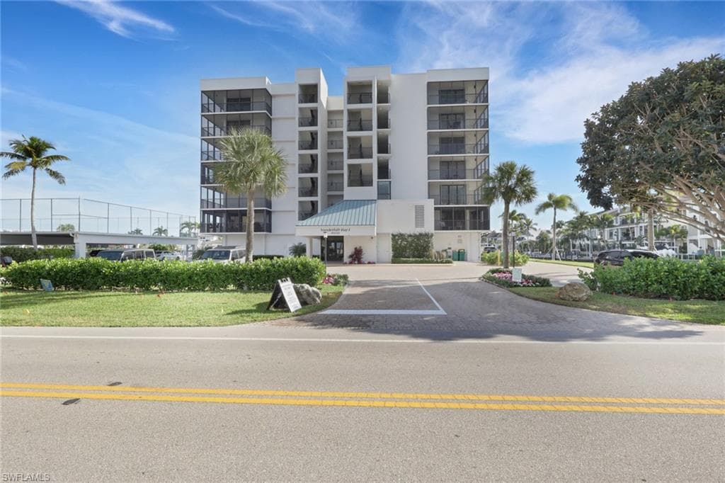 10420 Gulf Shore DR 162 NAPLES, FL 34108