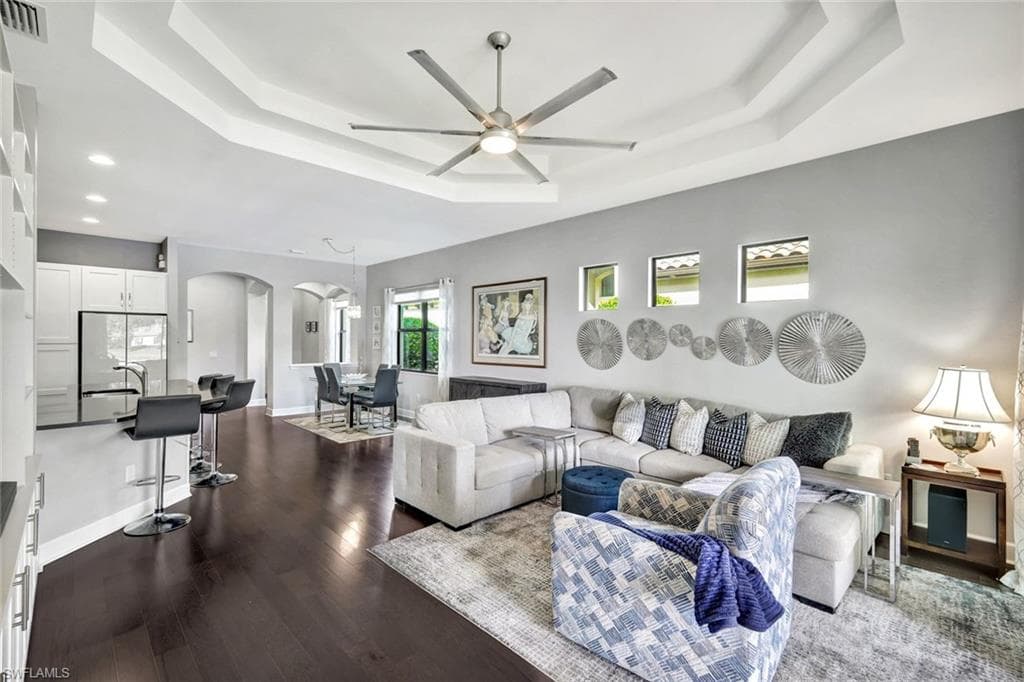 9492 Isla Bella CIR BONITA SPRINGS, FL 34135