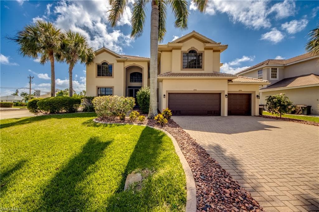 5601 Del Rio CT CAPE CORAL, FL 33904