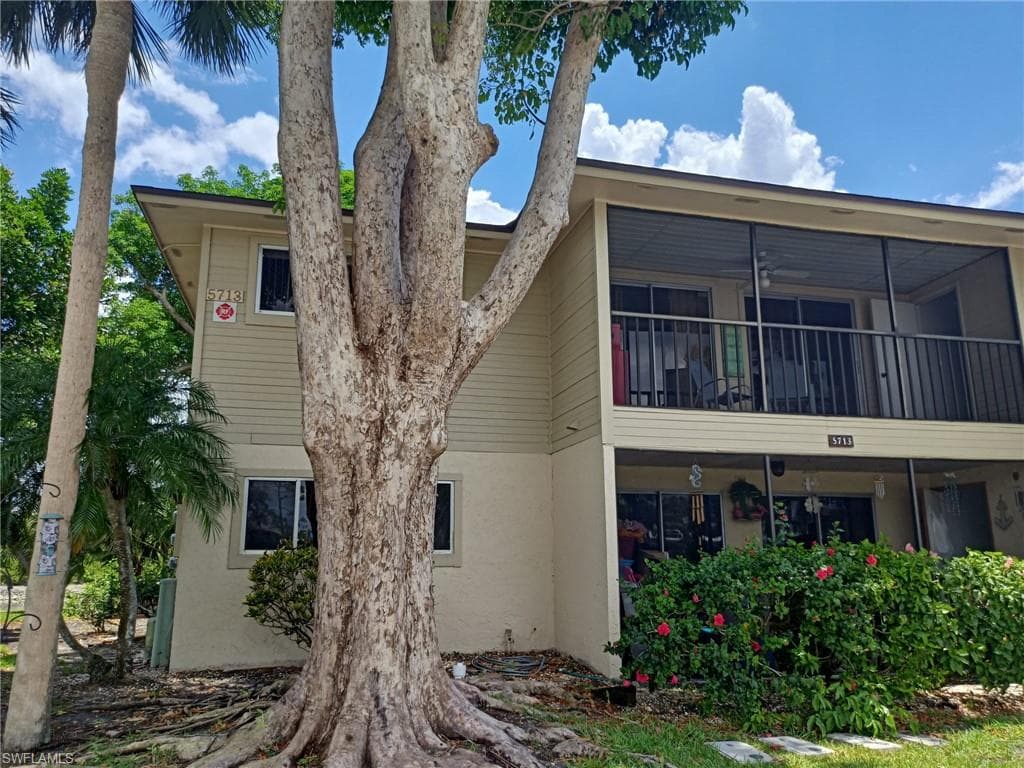 5713 Foxlake DR 5 NORTH FORT MYERS, FL 33917