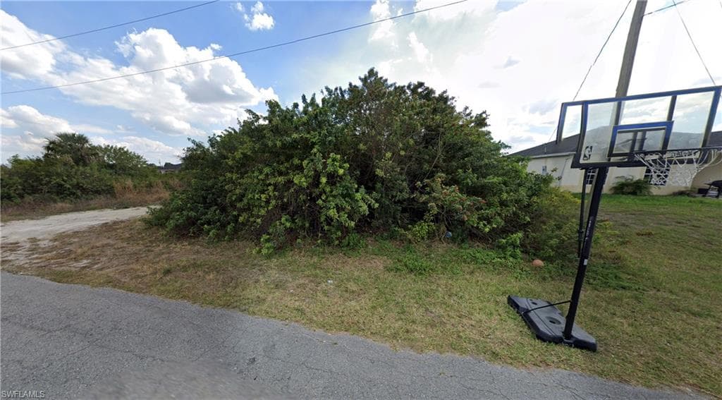 3015 26th ST SW LEHIGH ACRES, FL 33976