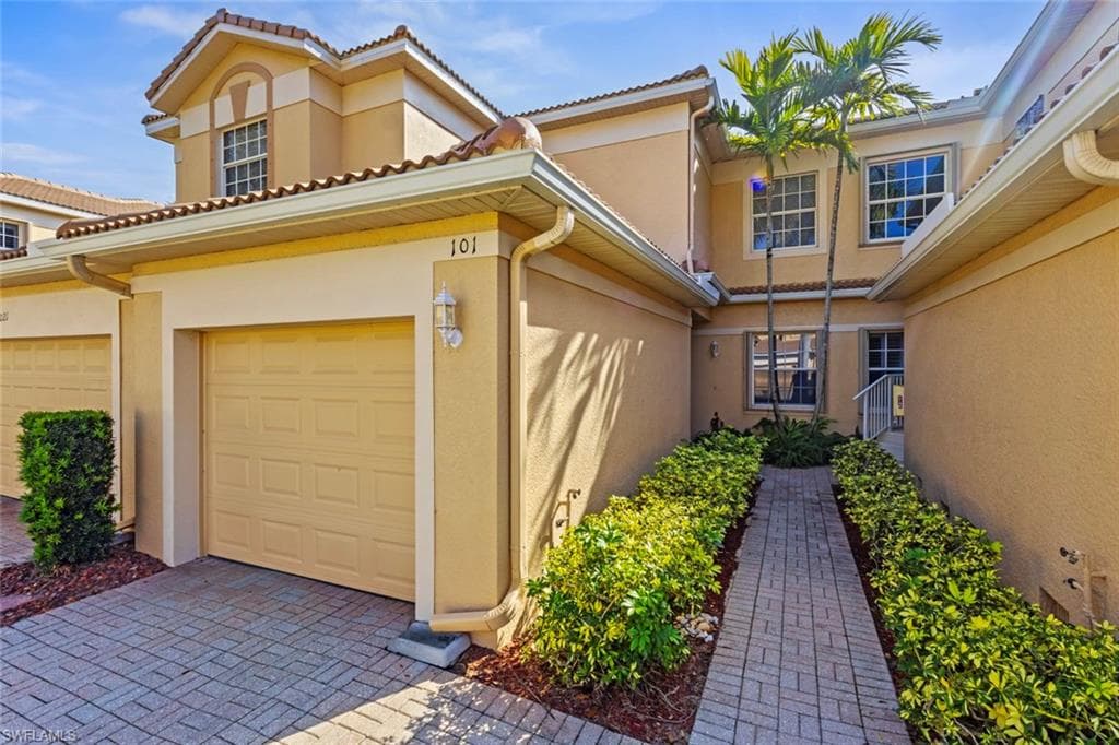 6021 Jonathans Bay CIR 101 FORT MYERS, FL 33908