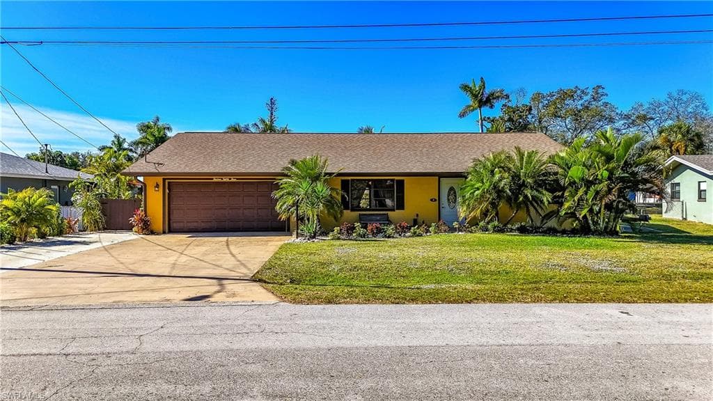 1383 Harbor View DR NORTH FORT MYERS, FL 33917