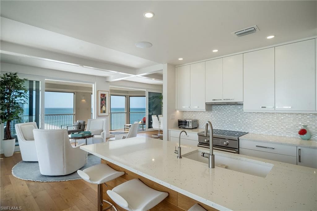 4051 Gulf Shore BLVD N 1406 NAPLES, FL 34103