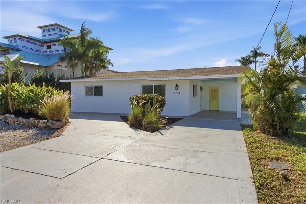 2754 Shoreview DR NAPLES, FL 34112