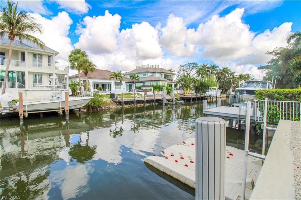 1353 Pelican AVE NAPLES, FL 34102