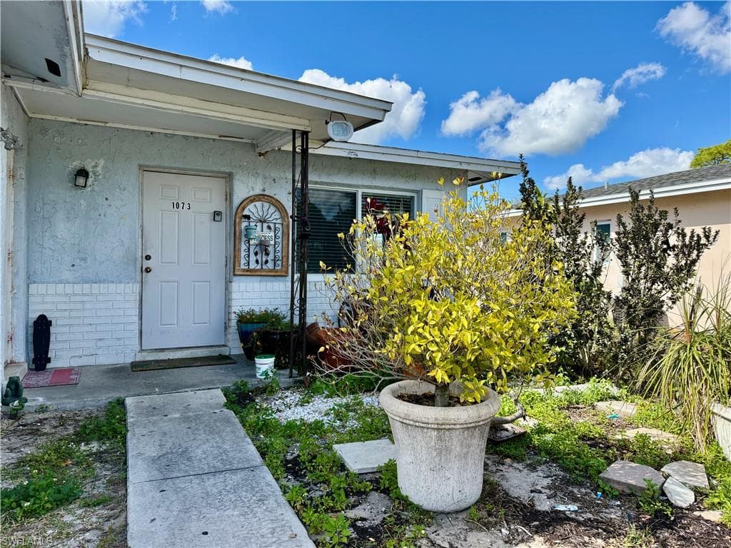 1073 San Remo AVE NAPLES, FL 34104