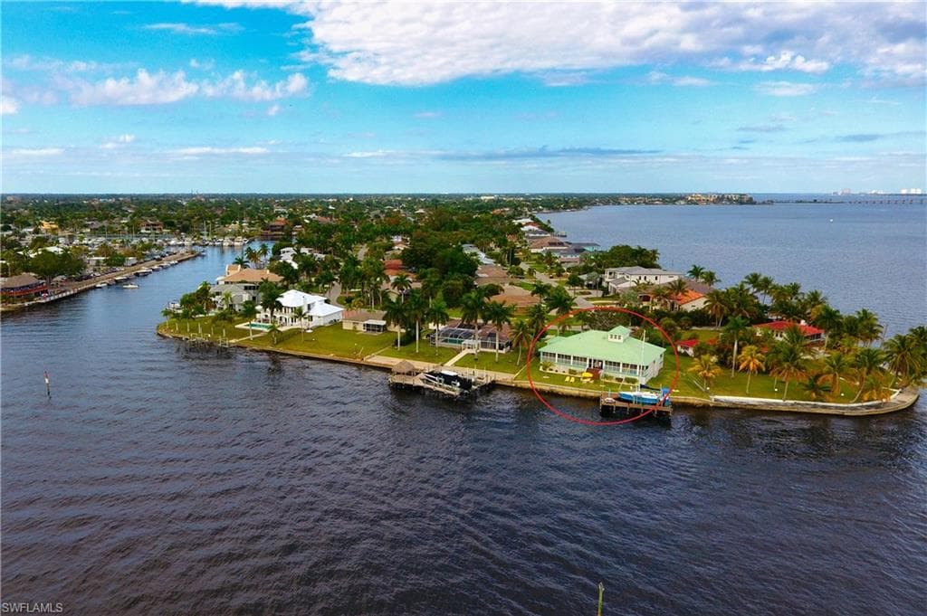 1218 Flamingo DR CAPE CORAL, FL 33904