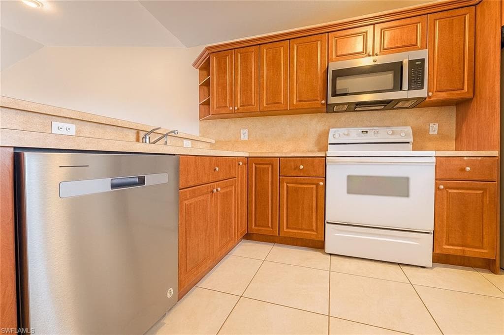 4137 Skyline BLVD 5 CAPE CORAL, FL 33914