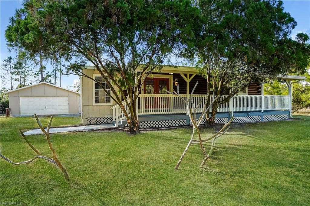 1219 Thompson AVE LEHIGH ACRES, FL 33972