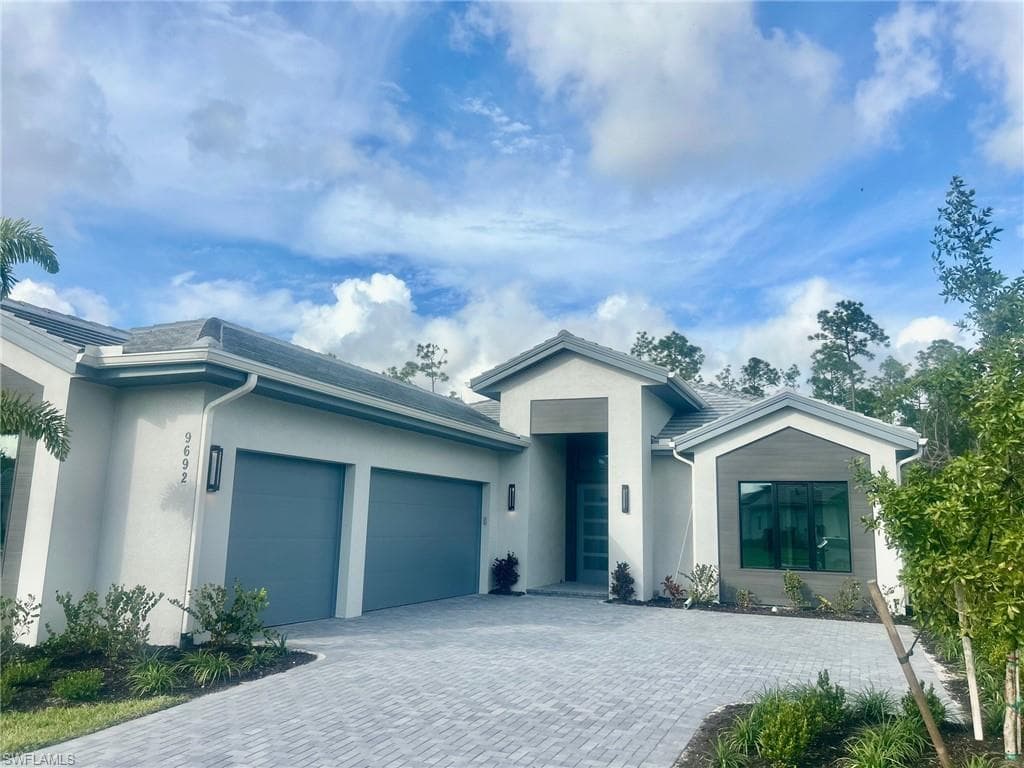 9692 MOONFLOWER LN NAPLES, FL 34114