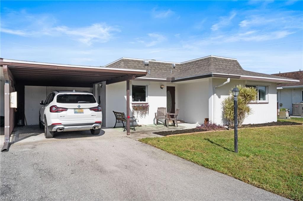 854 Pangola DR NORTH FORT MYERS, FL 33903