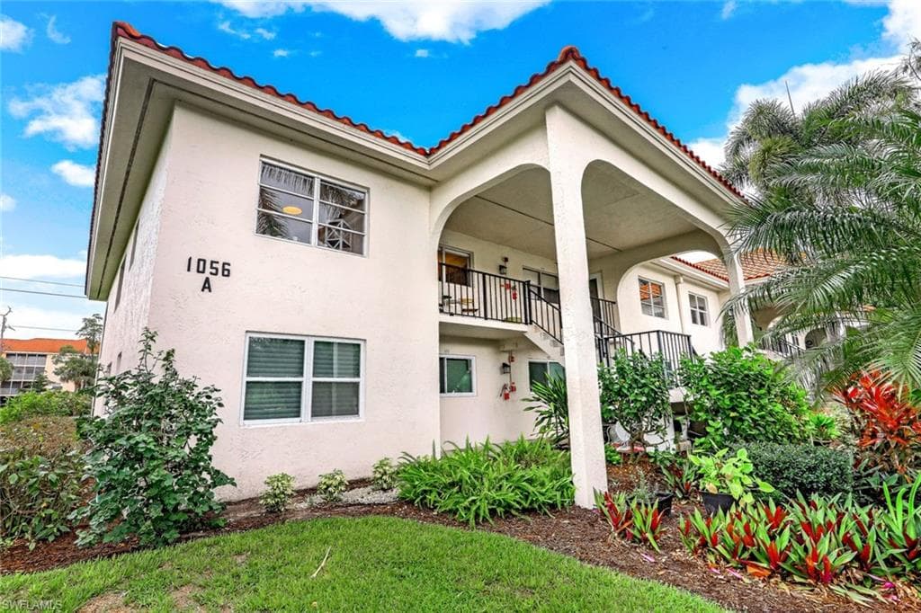 1056 Forest Lakes DR A201 NAPLES, FL 34105