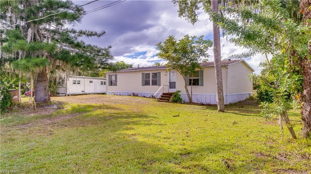 2253 Queen Anne DR FORT MYERS, FL 33905