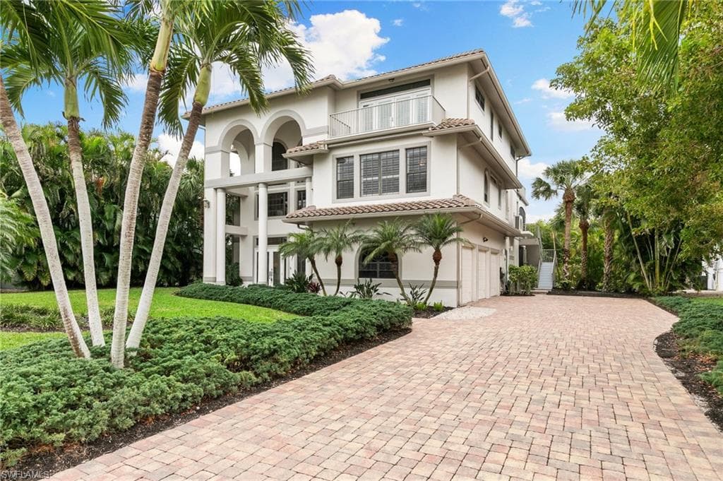 516 Spinnaker DR MARCO ISLAND, FL 34145