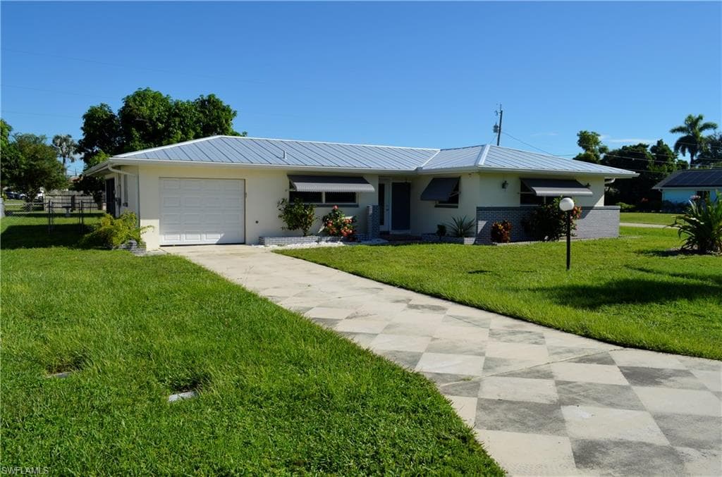 451 Monterey AVE CAPE CORAL, FL 33904