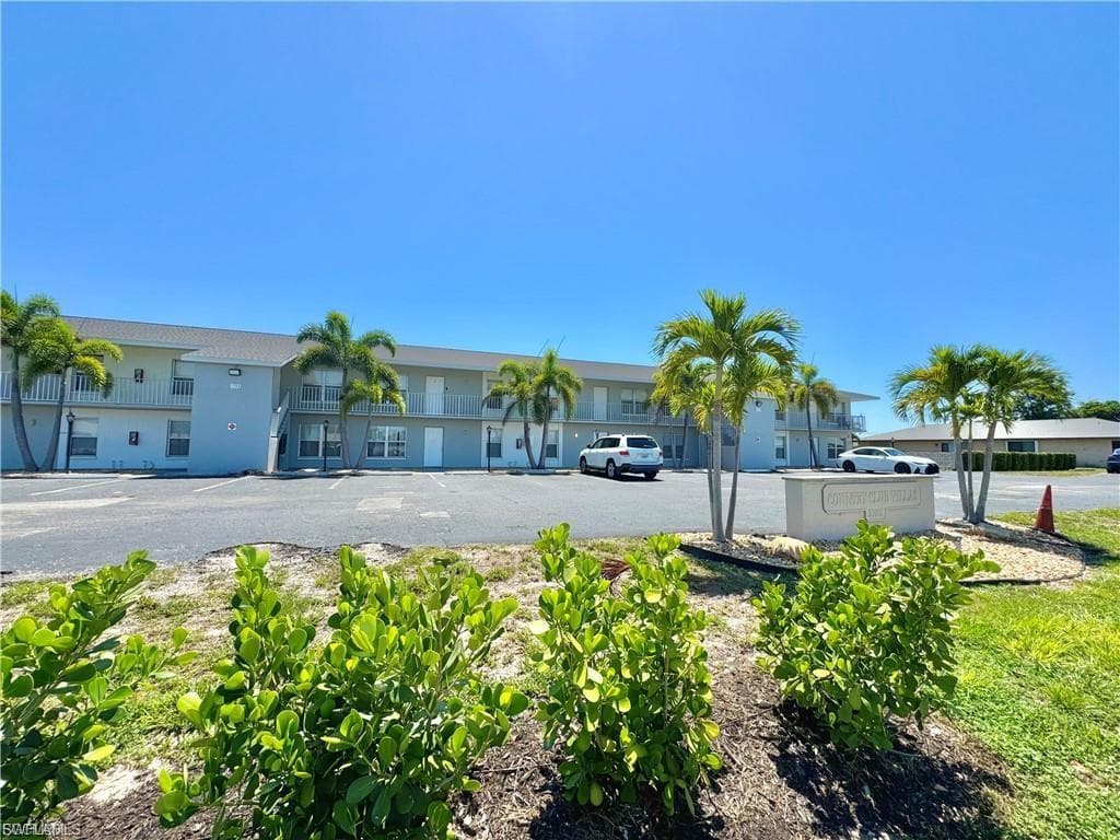 3705 Country Club BLVD _Unit 4 CAPE CORAL, FL 33904