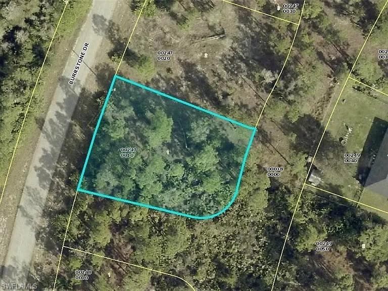 428 Burrstone DR LEHIGH ACRES, FL 33974