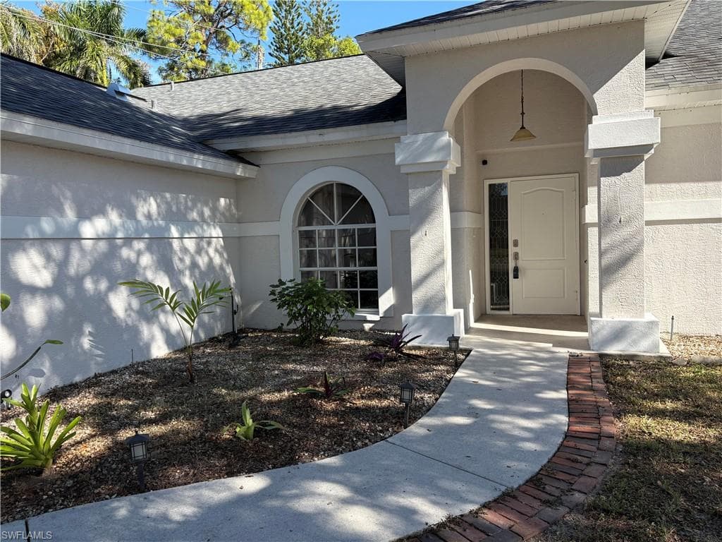 804 Bluebird ST NAPLES, FL 34104