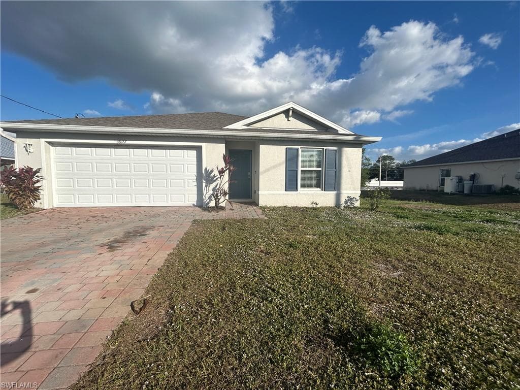 3927 NE 23rd PL CAPE CORAL, FL 33909