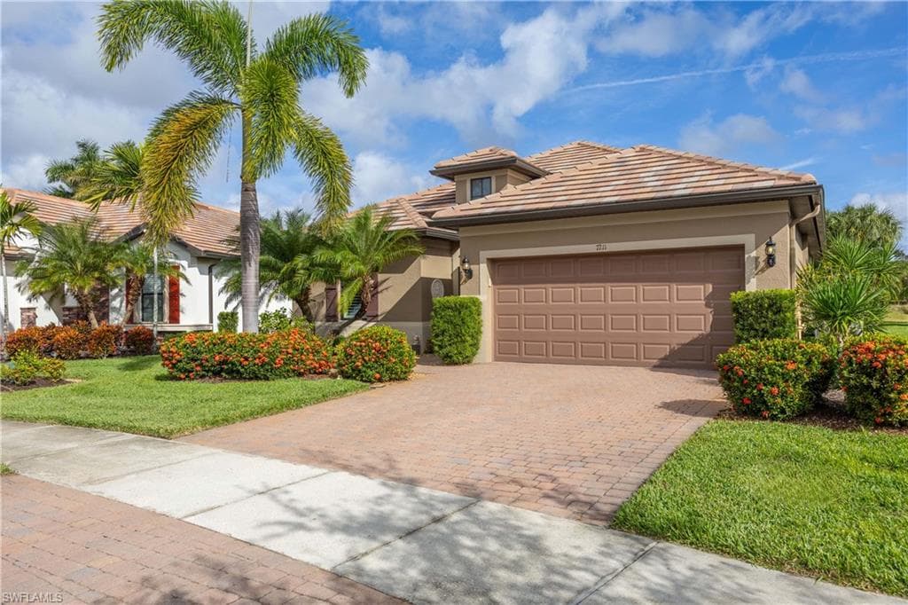 7211 Live Oak DR NAPLES, FL 34114
