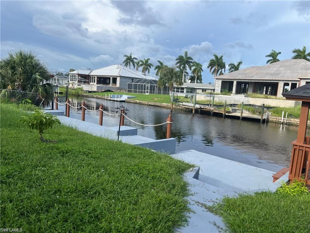 5313 Bayview CT CAPE CORAL, FL 33904