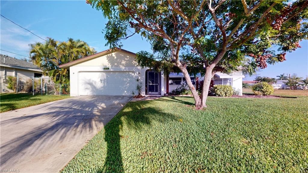 3819 SE 12th AVE CAPE CORAL, FL 33904