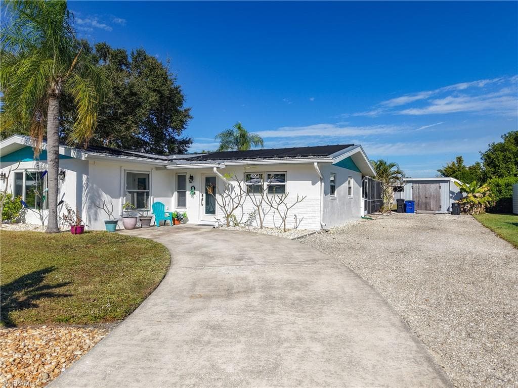 1642 Mansville TER NORTH FORT MYERS, FL 33903