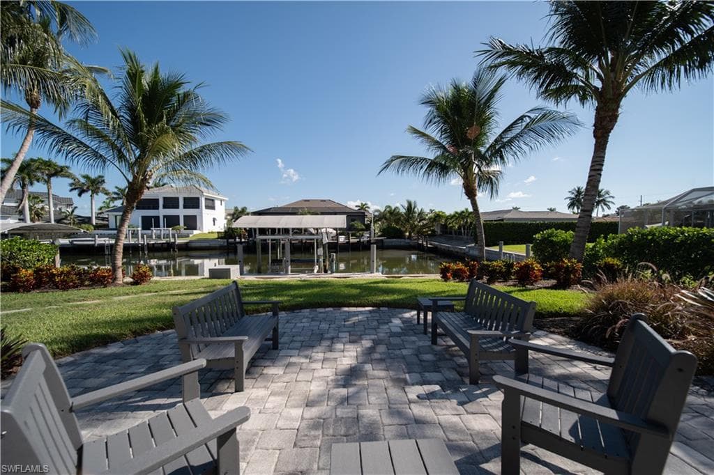 911 Heron CT MARCO ISLAND, FL 34145