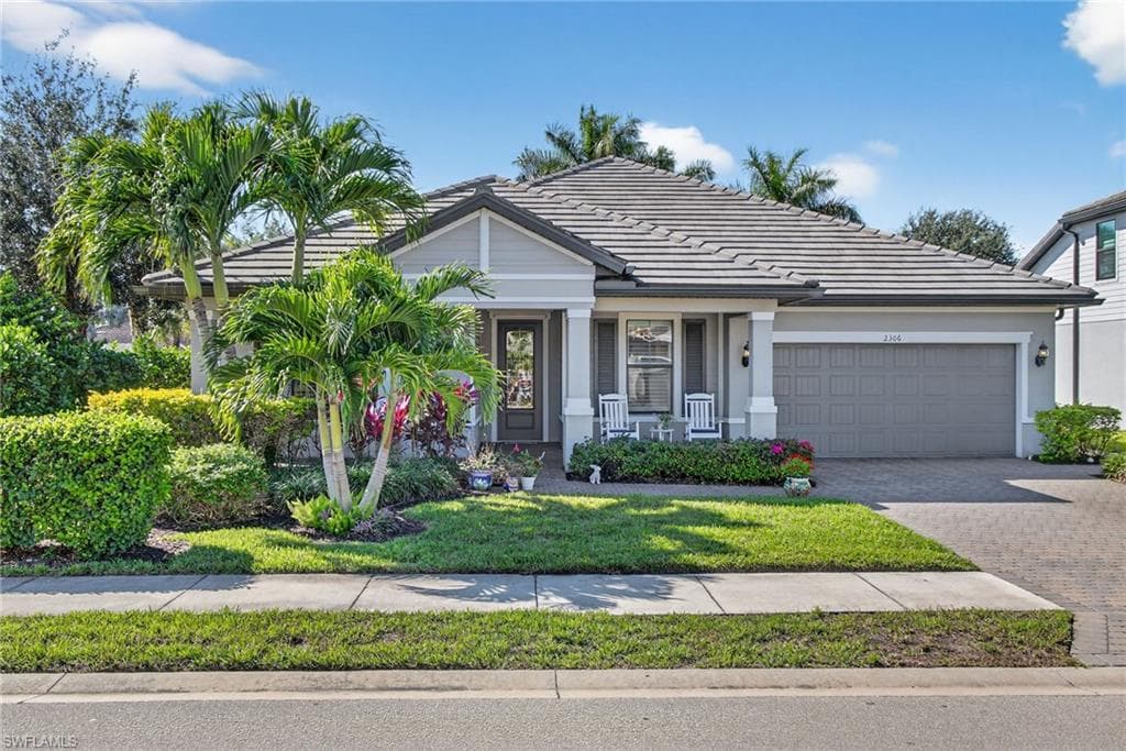 2306 Tangerine LN NAPLES, FL 34120