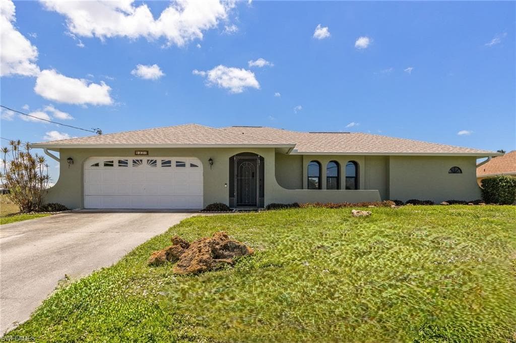 132 SW 34th LN CAPE CORAL, FL 33914