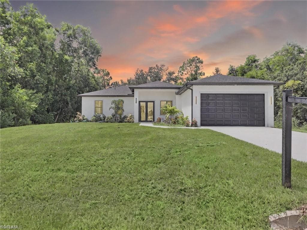 3611 34th ST SW LEHIGH ACRES, FL 33976