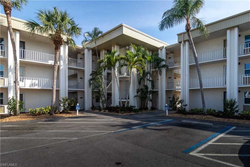 1624 Pine Valley DR 310 FORT MYERS, FL 33907