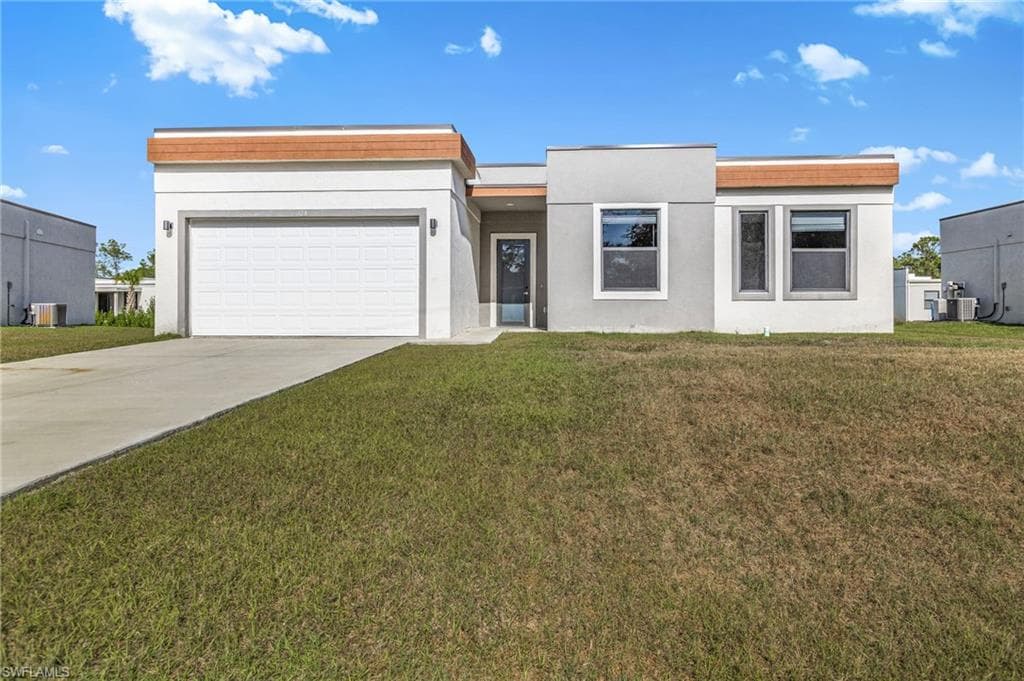 128 Viewpoint DR LEHIGH ACRES, FL 33972