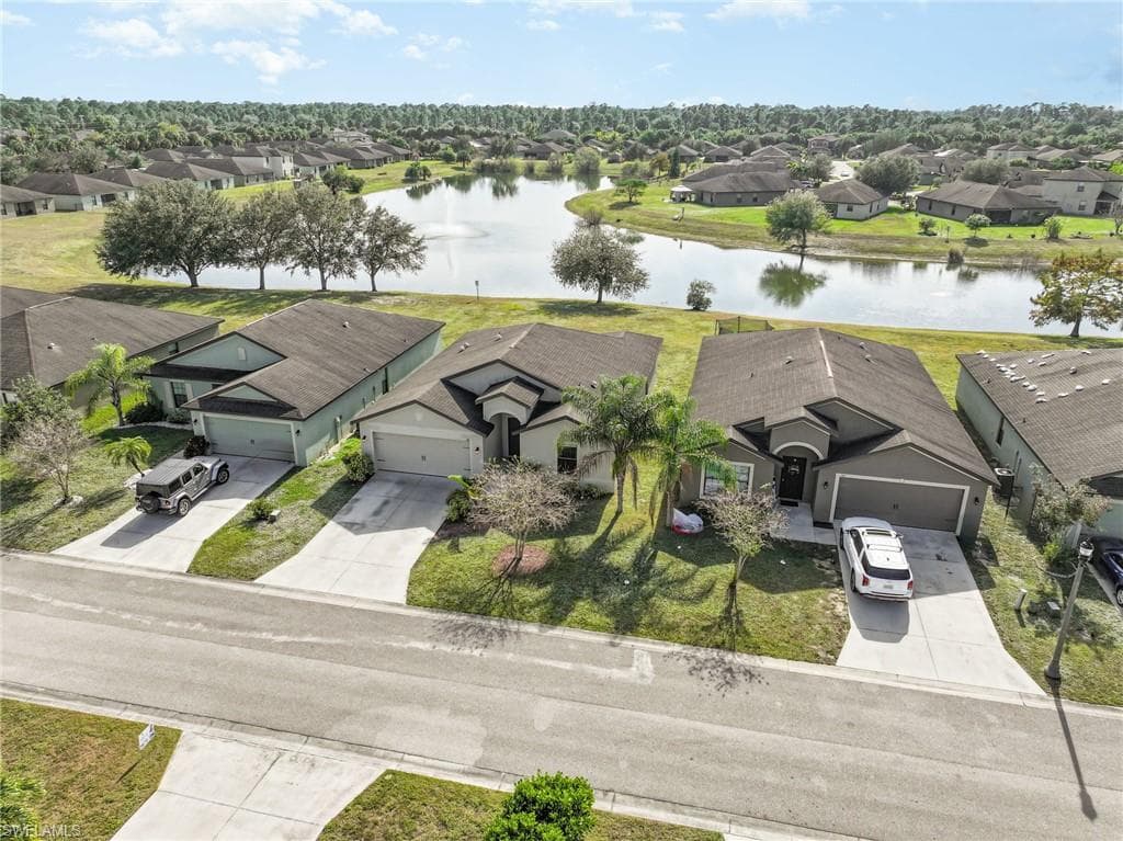 746 Center Lake ST LEHIGH ACRES, FL 33974