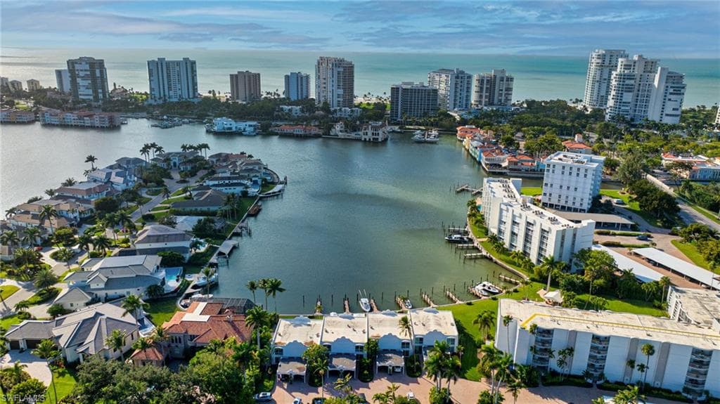 4045 Crayton RD NAPLES, FL 34103