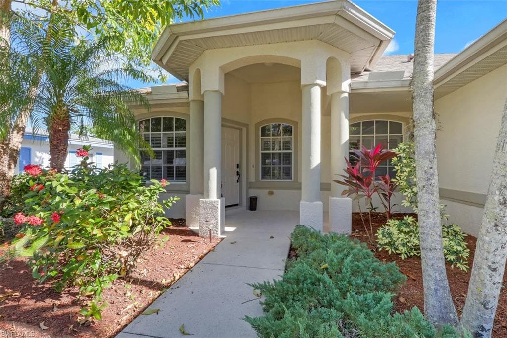 2082 Tobago CIR FORT MYERS, FL 33905