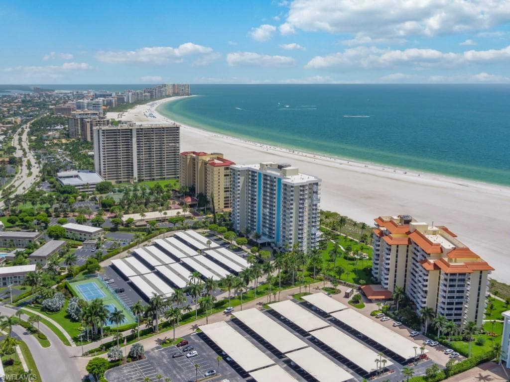 140 Seaview CT 704S MARCO ISLAND, FL 34145
