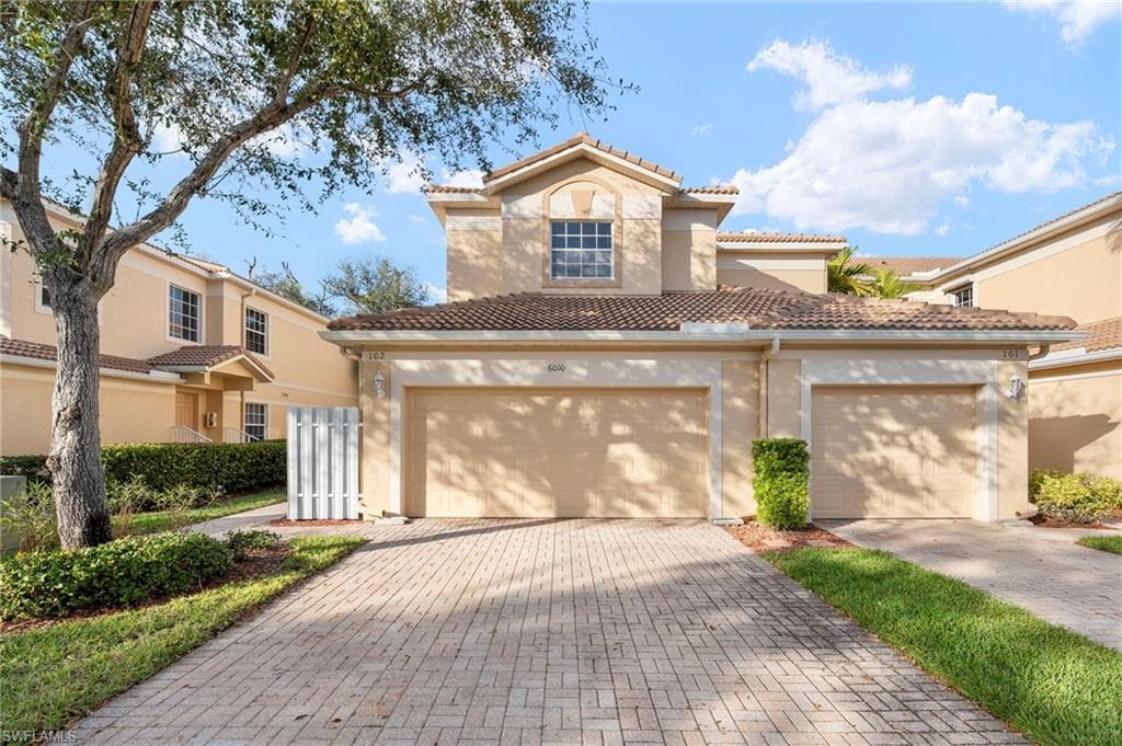 6010 Jonathans Bay CIR 102 FORT MYERS, FL 33908