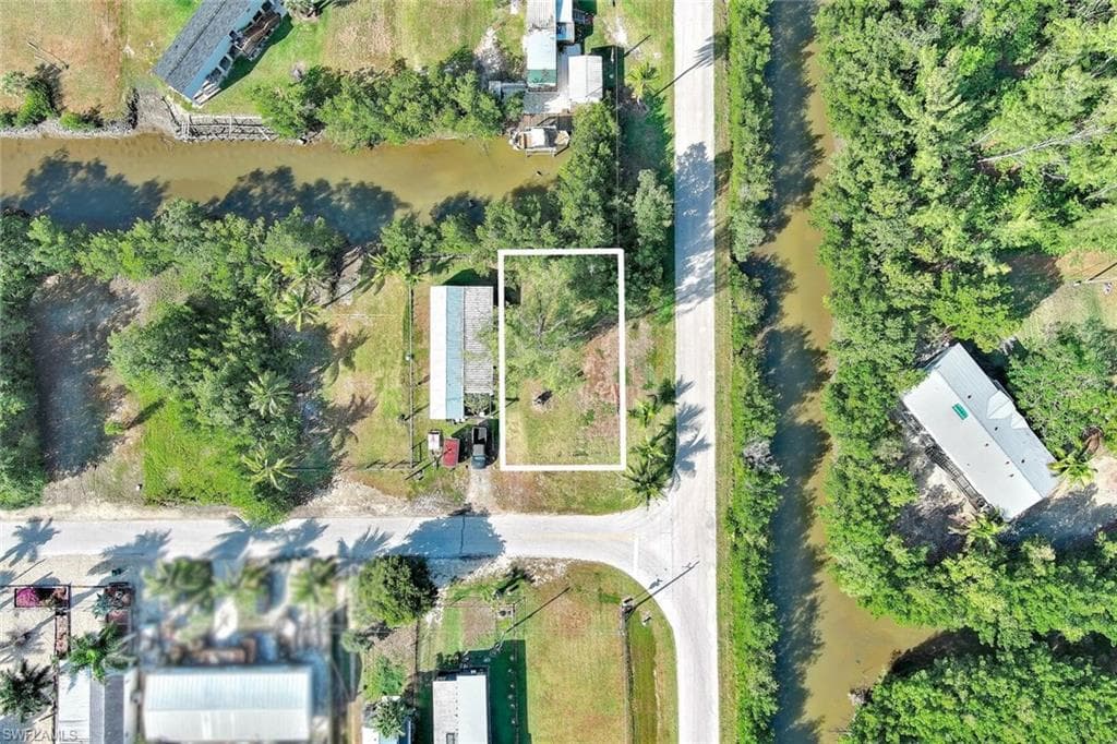 104 Egret LN EVERGLADES CITY, FL 34139