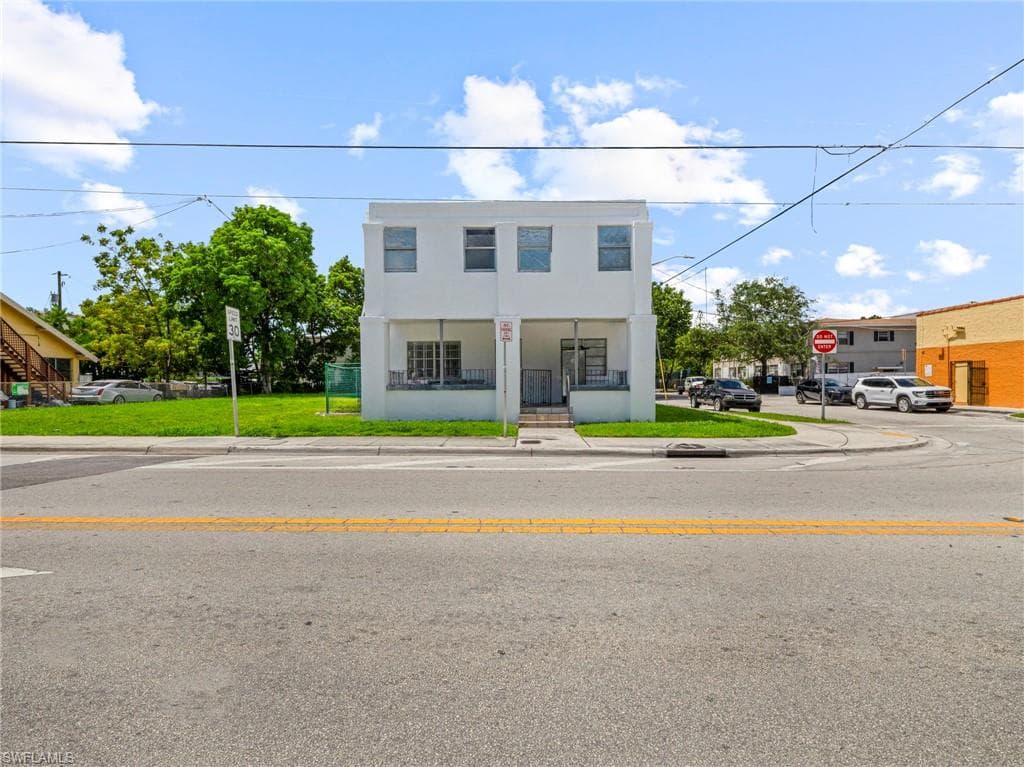 500 SW 8th AVE MIAMI, FL 33130