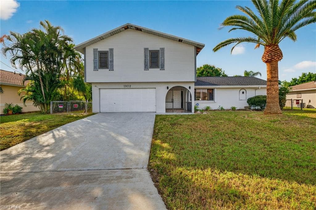 1902 12th ST CAPE CORAL, FL 33990