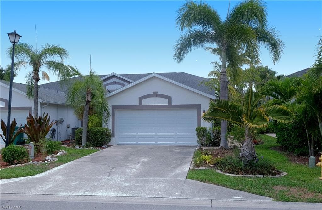 5442 Whitten DR NAPLES, FL 34104